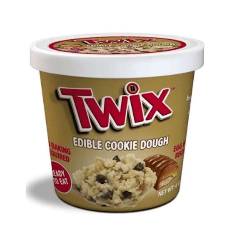 impasto per biscotti con pezzetti di twix pronto da mangiare