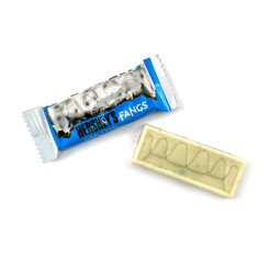 mini tavoletta di cioccolato bianco con pezzetti di biscotti
